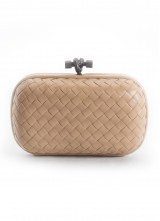 BOTTEGA VENETA CLUTCH KNOT LEATHER PEACH